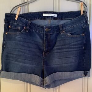 Women’s plus size denim shorts